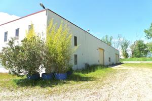 Capannone artigianale con uffici