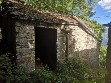 Baite/rustici a Lenno frazione Narro