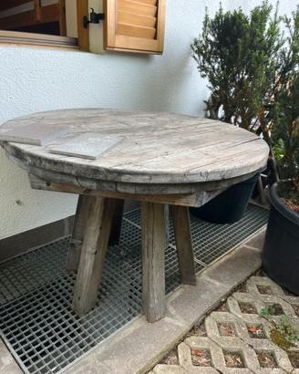 Tavolo tondo e 6 sedie legno da esterno