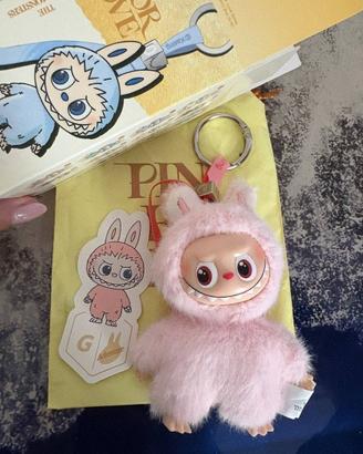 Labubu pin for love G