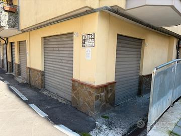 Locale - garage fronte strada