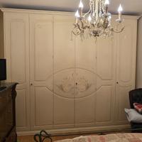 Armadio legno antico e dipinto a mano