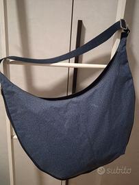 Grande borsa blu a tracolla