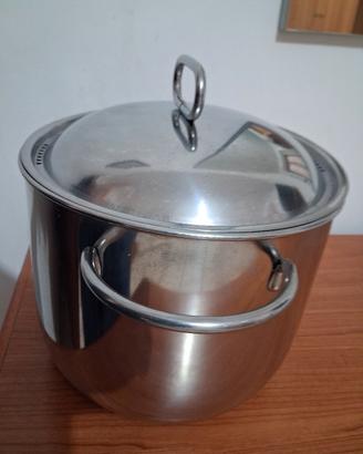pentola con coperchio 