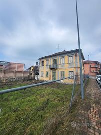 Candiolo TO centro villa ampia indipendente