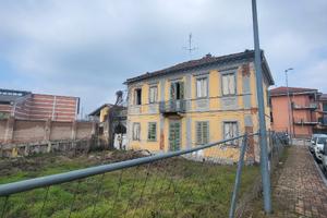 Candiolo TO centro villa ampia indipendente