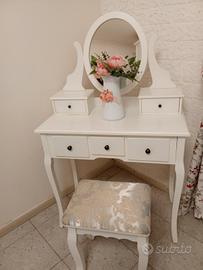 toeletta da trucco bianca