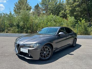 Alfa Romeo Giulia 2.2 Turbodiesel AT8 Super CERTIF