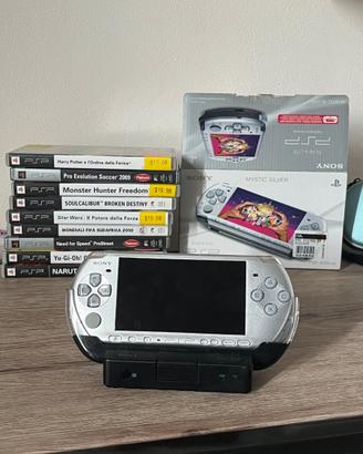 Sony PSP con Giochi ed Accessori