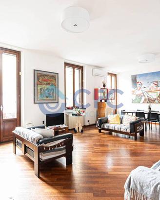 Appartamento di 141 m² con 5 locali a Milano