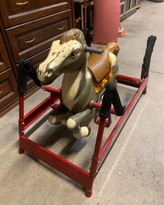 Cavallo a dondolo