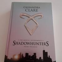 SHADOW HUNTERS libro