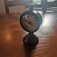 Orologio da tavolo in metallo anticato