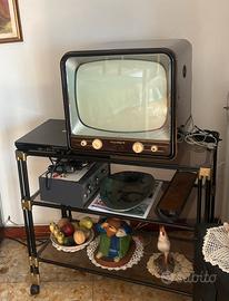 Tv con carrello