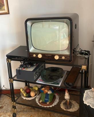Tv con carrello