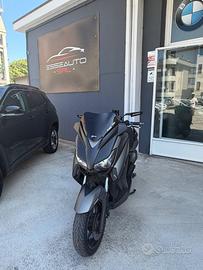 Yamaha X-Max 250