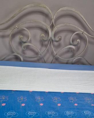 Letto matrimoniale in ferro battuto con rete a dog