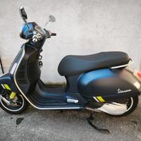Piaggio Vespa 300 GTS hpe SUPERTECH