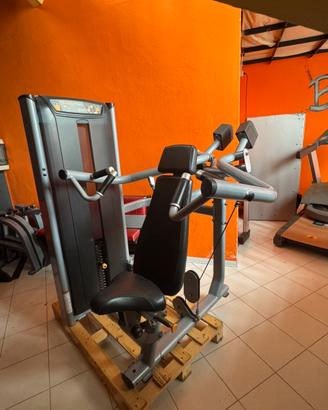 Shoulder Press converging Matrix linea Versa