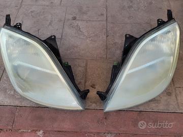 faro anteriore dx e  sx 