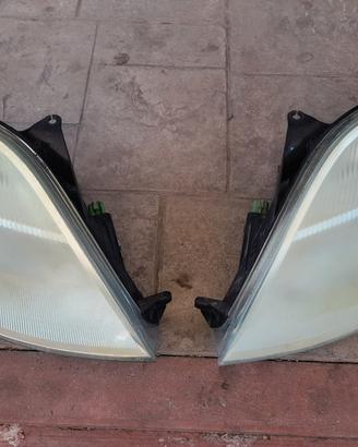 faro anteriore dx e  sx 