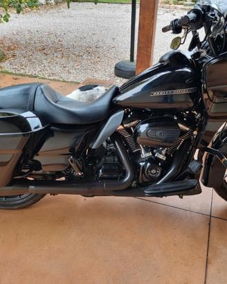 Harley road glide FLTRXS total back