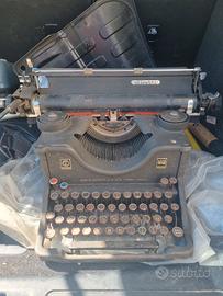 Macchina da Scrivere Olivetti