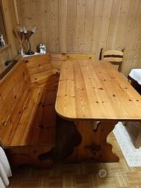 Giropanca con ribalta , tavolo e sedie in legno