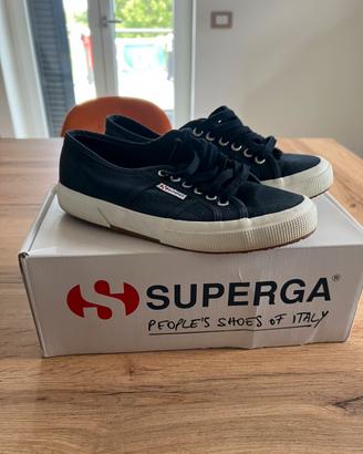 Scarpe superga