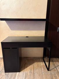 Scrivania Ikea marrone nero