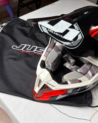 Casco motocross just1 in carbonio