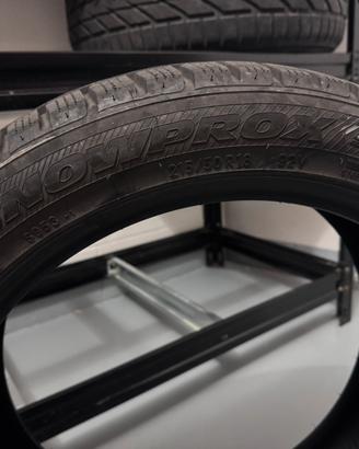 Gomme invernali Toyo 215/50 R18 92V