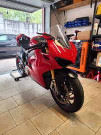 Panigale V4s