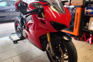 Panigale V4s