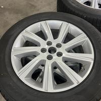 4 ruote complete con cerchi originali Jaguar