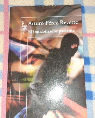 Libro in spagnolo perez-reverte el francotirador