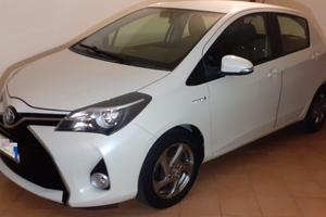 Toyota Yaris Hybrid 