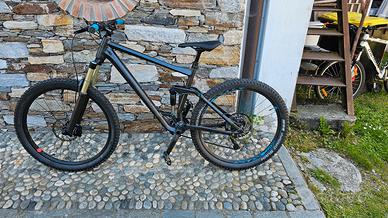 Bicicletta Cube Stereo 160 Race 27.5 