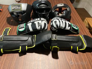 Attrezzatura e abbigliamento kick/mma