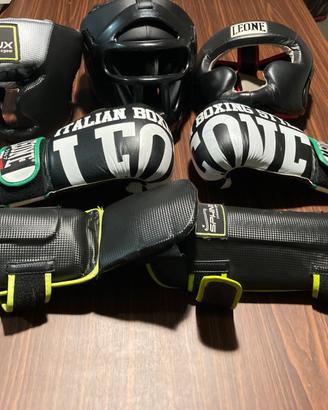 Attrezzatura e abbigliamento kick/mma