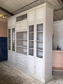 Libreria in frassino laccata a 2 colori