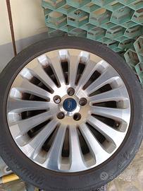 Pneumatici e cerchi in lega 17"