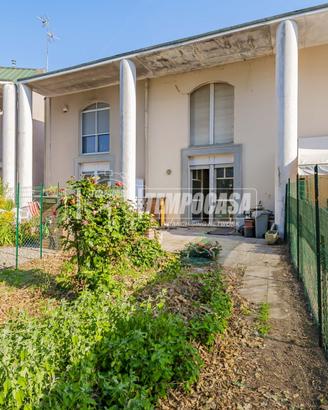 VILLA A SCHIERA!!