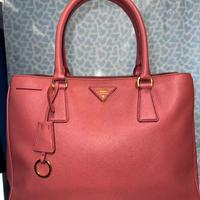 borsa prada gia usato