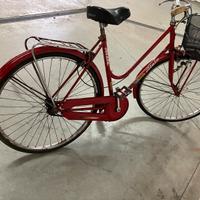Bicicletta rossa,ruote  da D 26 pollicy