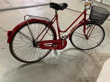 Bicicletta rossa,ruote  da D 26 pollicy