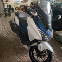 Honda forza 125