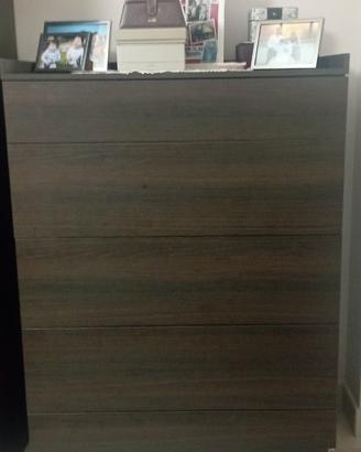 Mobile in legno a 5 cassetti con piano e spondina
