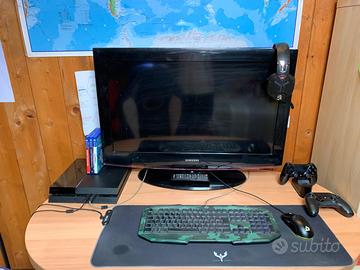 Postazione da gaming ps4 con monitor