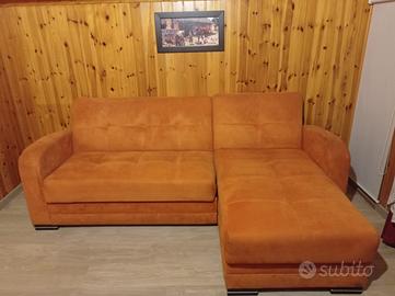 DIVANO LETTO ANGOLARE CON CONENITORE ARANCIONE